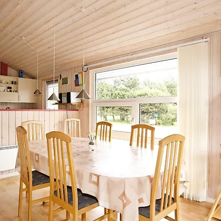 8 Person In Hadsund-by Traum * Øster Hurup