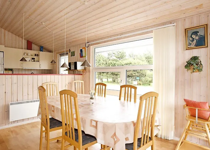 8 Person In Hadsund-by Traum * Øster Hurup